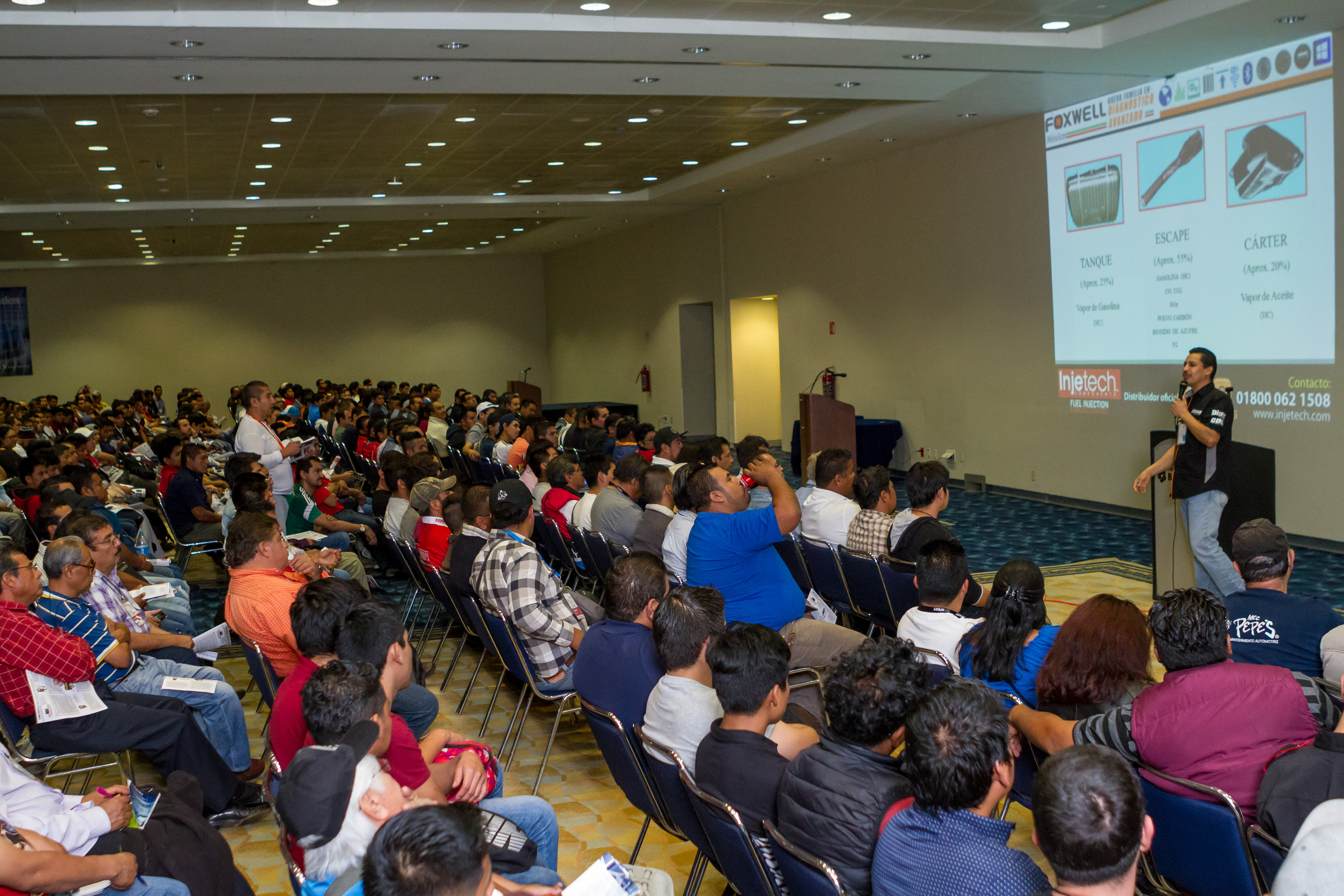 Actividades del tercer día de INA PAACE Automechanika en el Centro Banamex en Ciudad de México, CDMX, México. 20170616 
Foto: Enrique Gijón