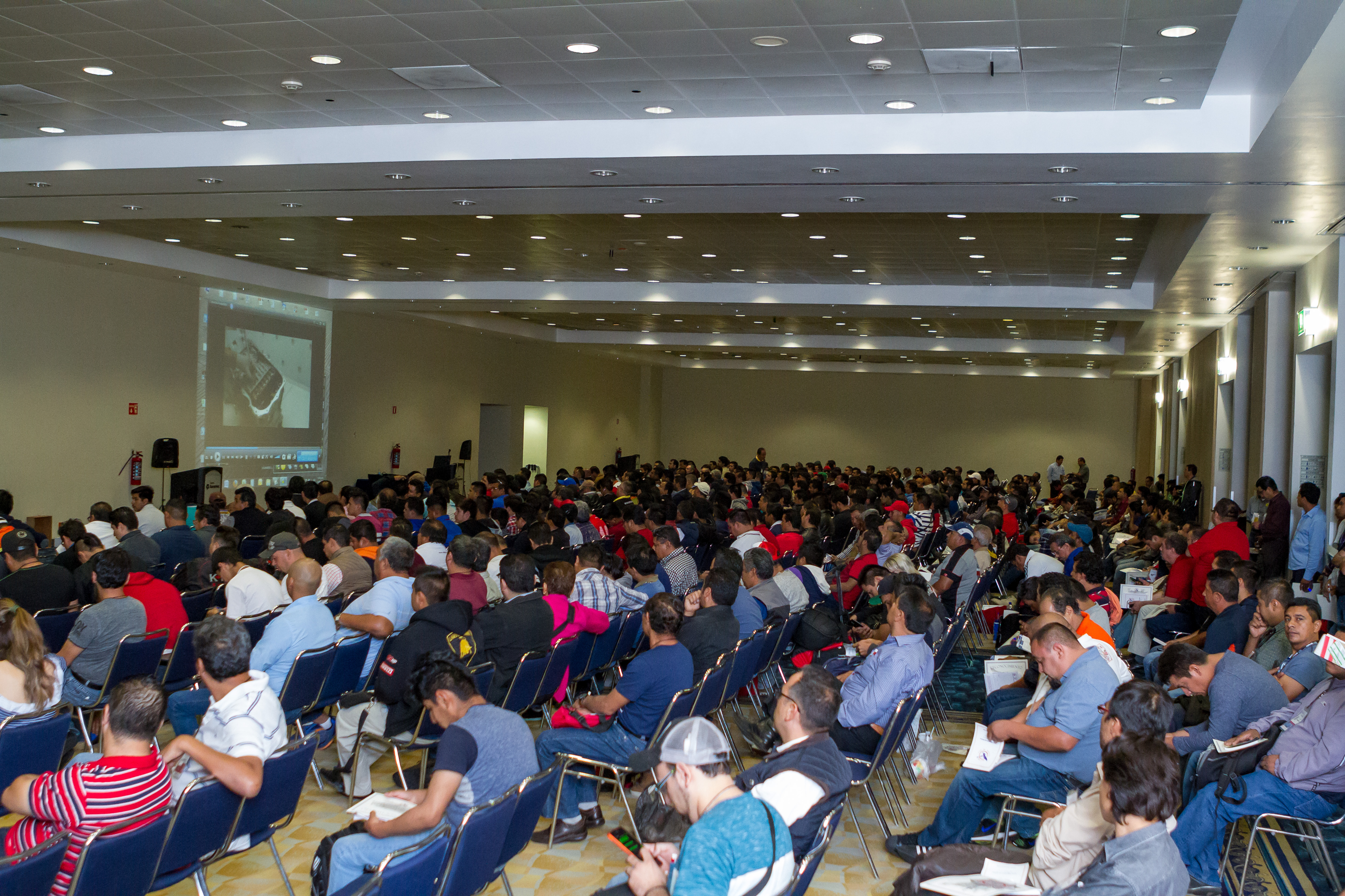 Actividades del tercer día de INA PAACE Automechanika en el Centro Banamex en Ciudad de México, CDMX, México. 20170616 
Foto: Enrique Gijón